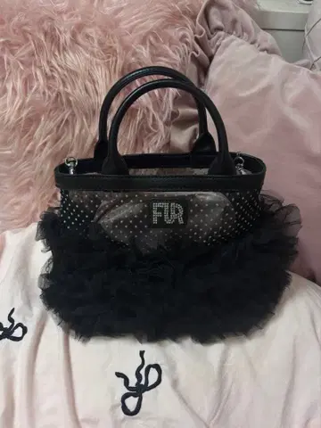 FURFUR 도트 무늬 튤 핸드백 튜튜백 블랙
