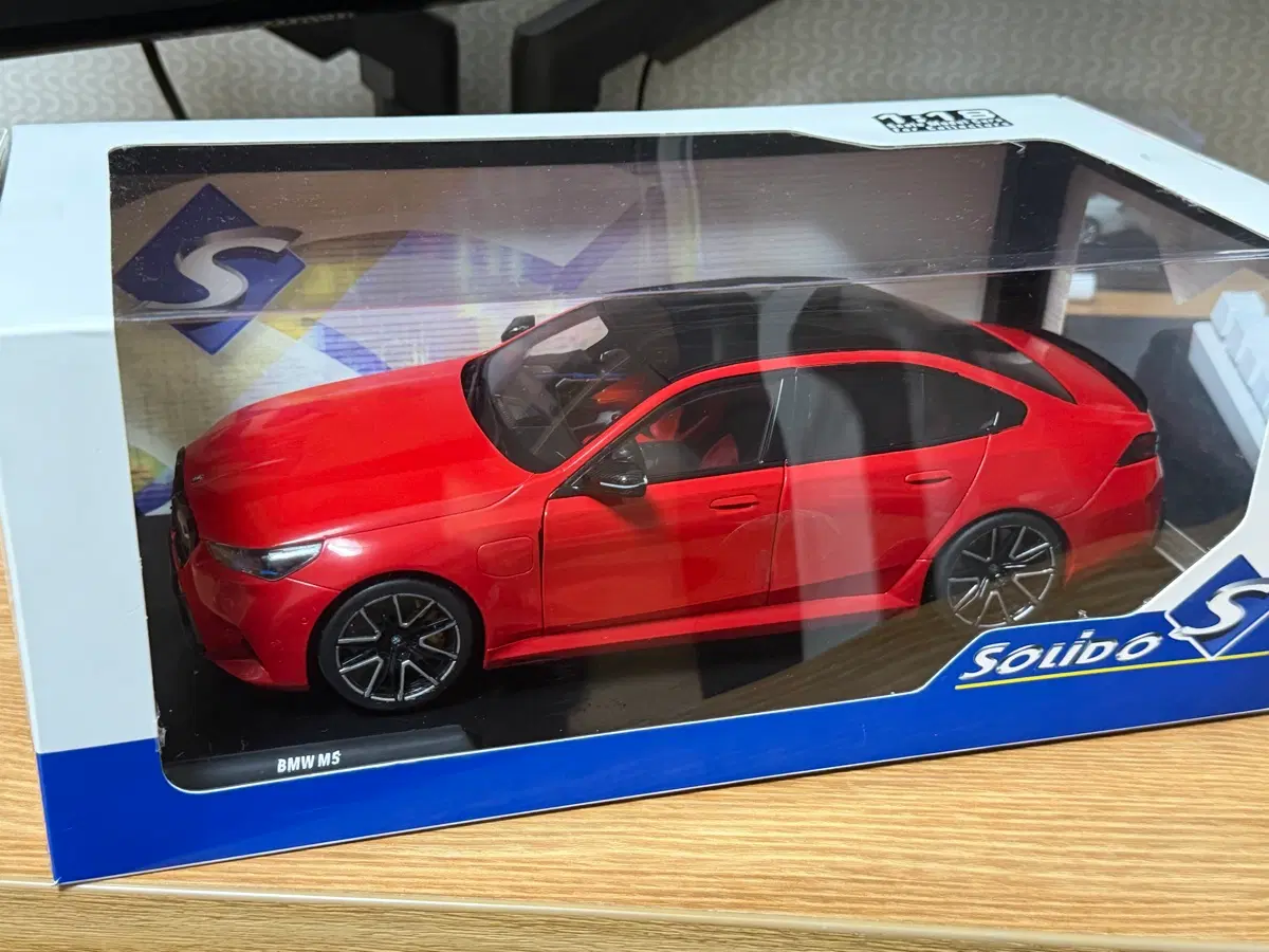 솔리도 1:18 BMW M5