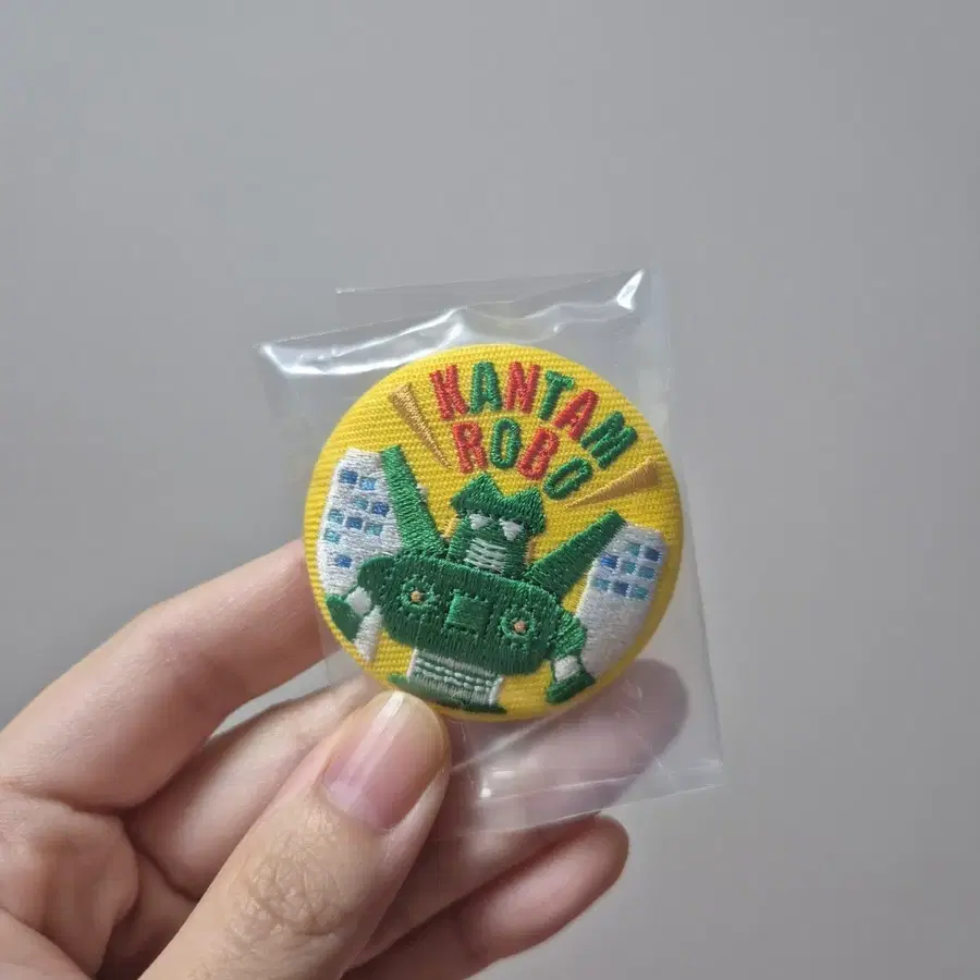 반다이 BANDAI 짱구는 못말려 자수 캔 뱃지_건담로봇