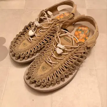 KEEN 우먼 UNEEK mimosa2 미모사 샌들 25cm