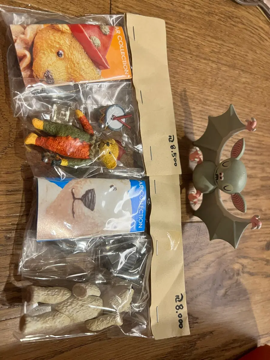 곰돌이 피규어 2종