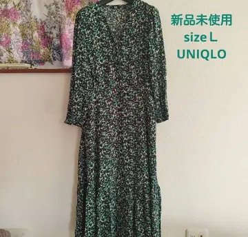 새상품 UNIQLO 꽃무늬 프린트 V넥 플레어 블랙 원피스 그린