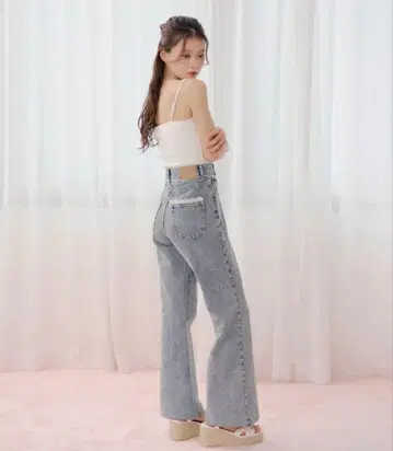 1회 단시간 사용 Chico 레이스 디자인 플레어 데님