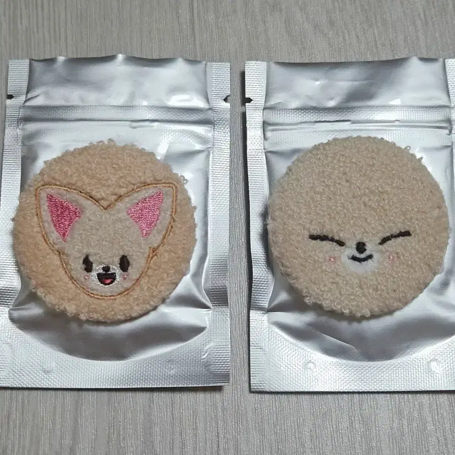 스키주 폭시니 아이엔 시크릿 부클 캔뱃지 핀뱃지