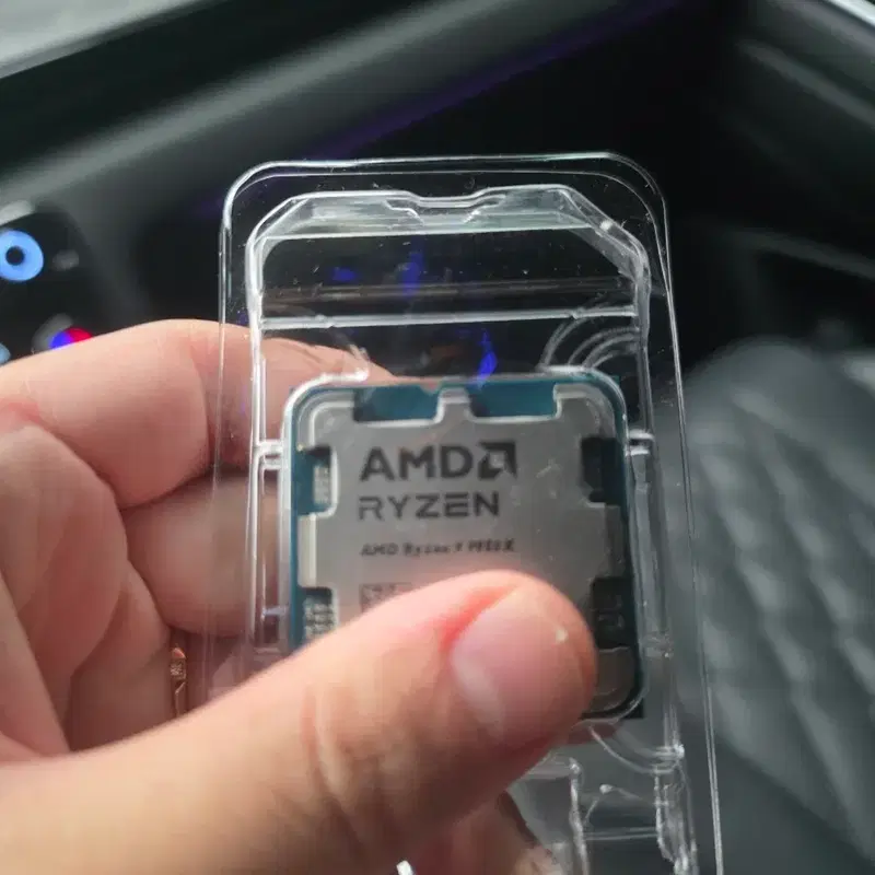 AMD 라이젠 9 9950X CPU 팝니다.
