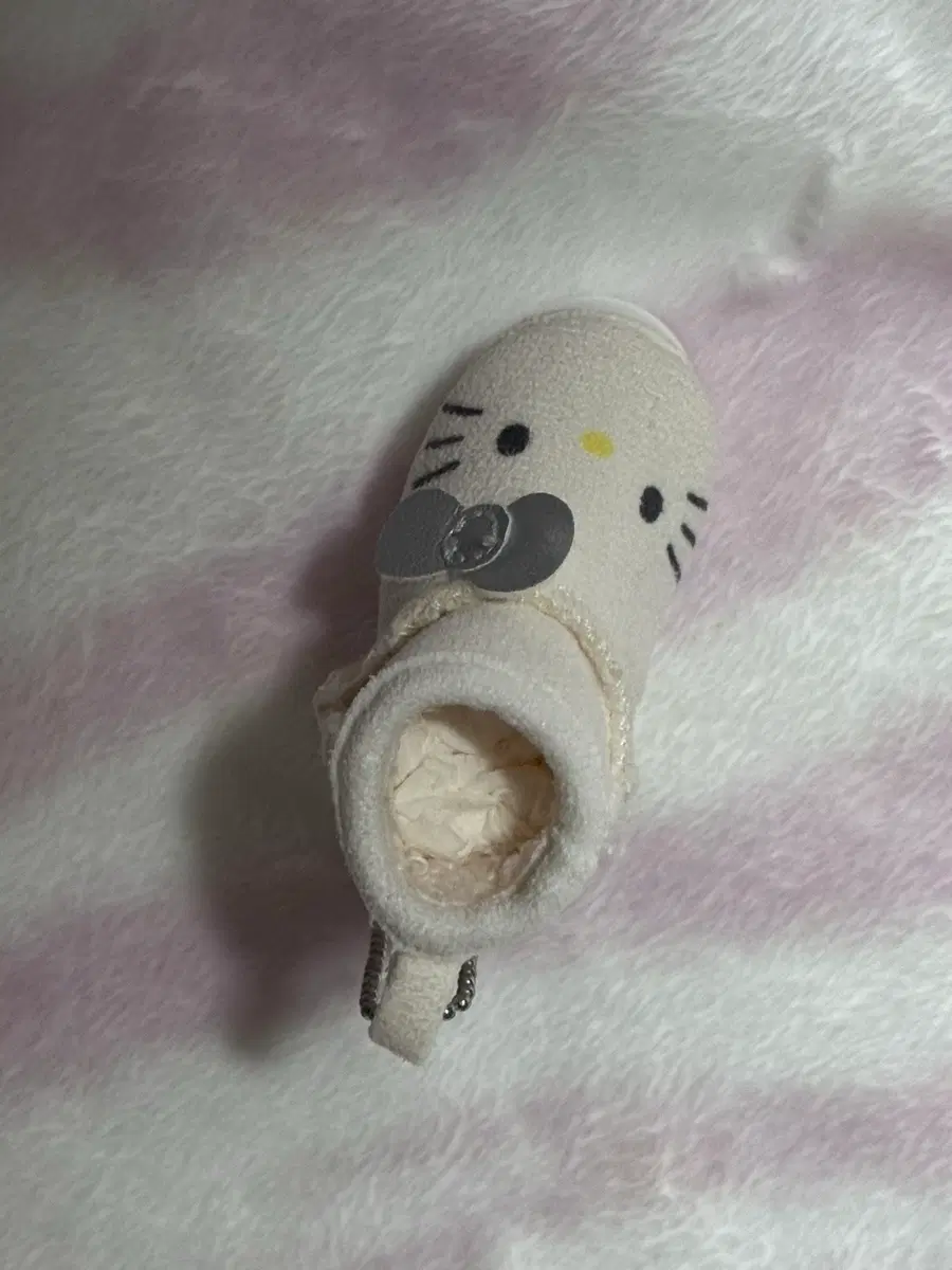 키티 어그 키링 화이트