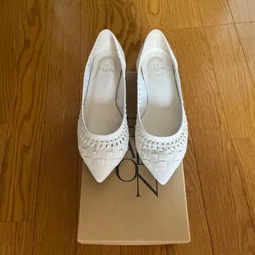 컨디션 최상 Le Talon 포인티드 사시 메쉬 플랫 아이보리 23cm