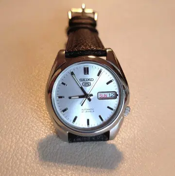 새상품급 SEIKO5 자동 와인딩 뒷면 스켈레톤