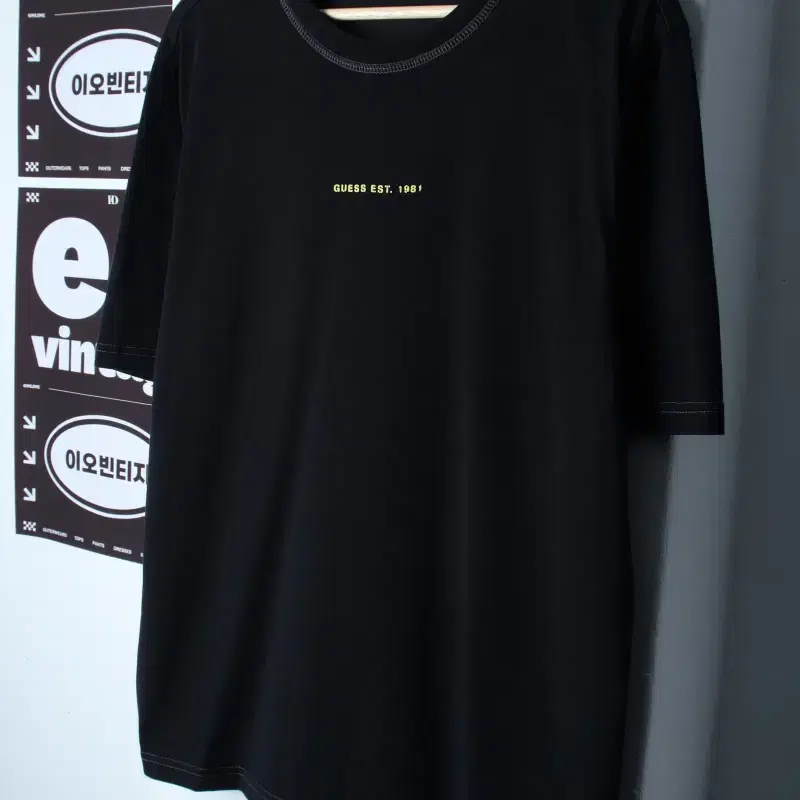(L-XL) 게스 반팔 티셔츠 레터링 스티치 Y2K 블랙-H35095