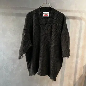 MAISON SPECIAL 데미지 니트 V넥 블랙