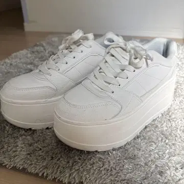ZARA 화이트 플랫폼 스니커즈 37 24cm