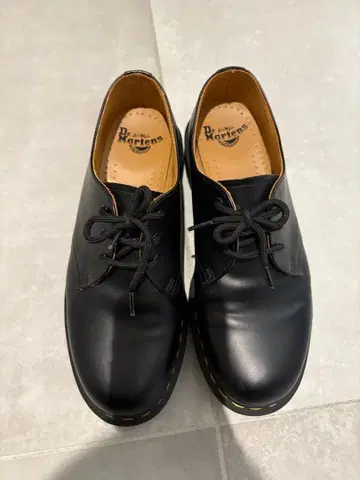 블랙 가죽 신발 Dr.Martens 3홀 슈즈 남성용 신발