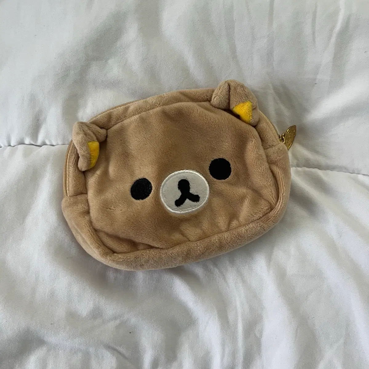 리락쿠마 파우치