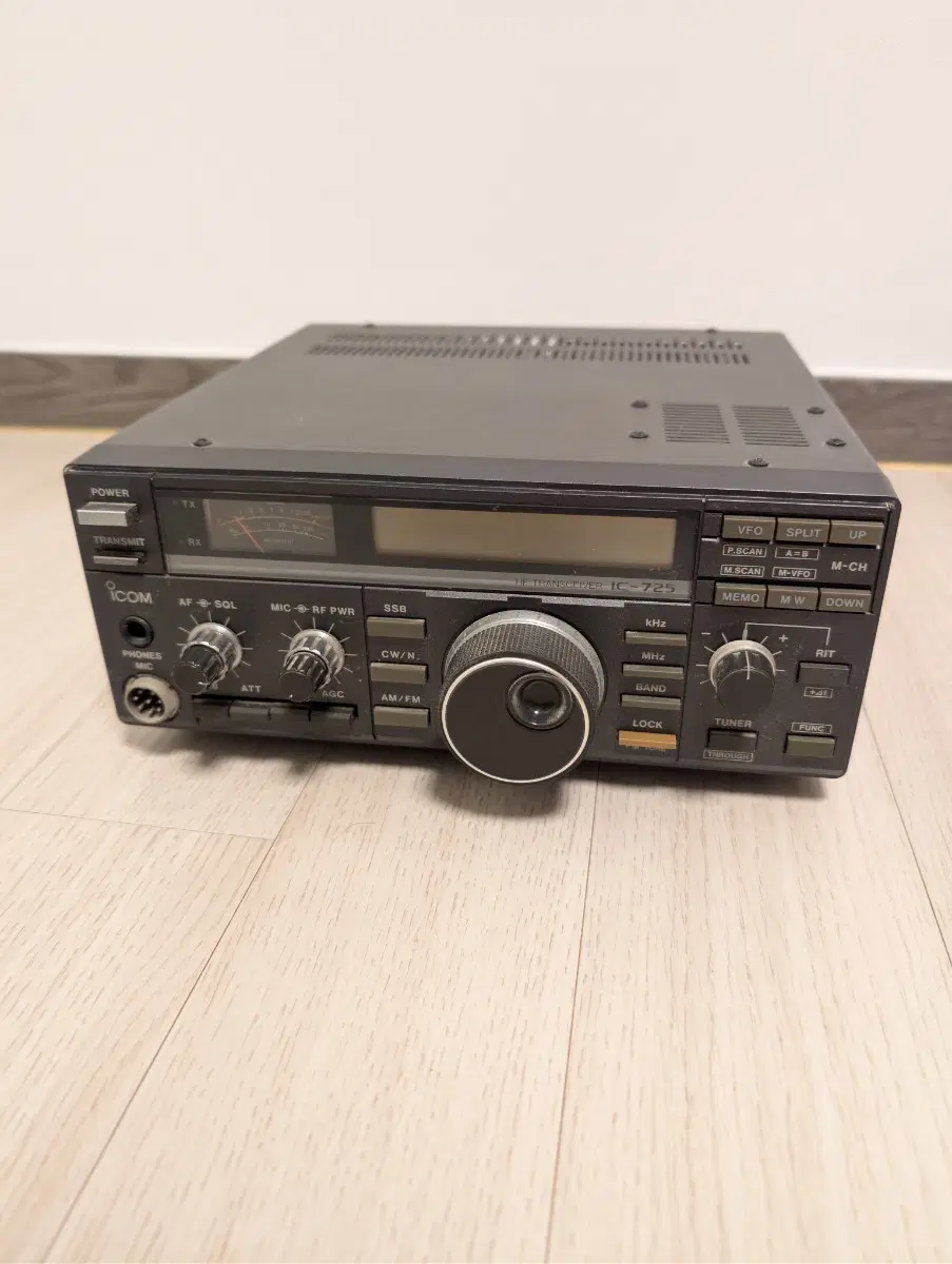 ICOM IC-725 HF 트랜시버 + 정품 HM-12 마이크 + 원박스