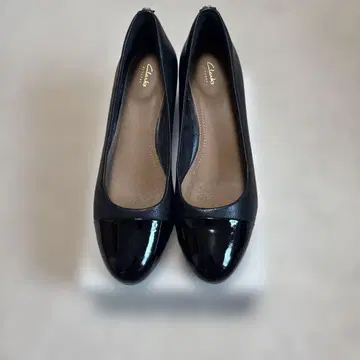 Clarks 클락스 여성용 블랙 천연 가죽 펌프스