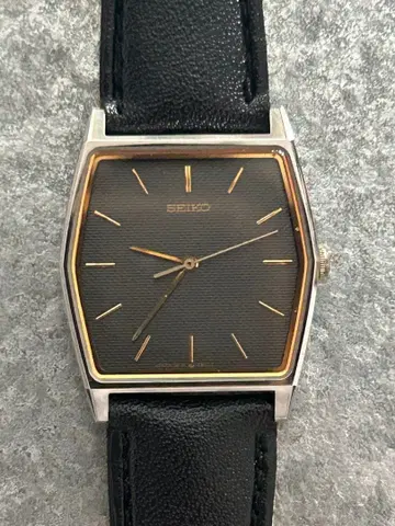 작동품 새상품급 SEIKO 5P31-5A9A 스퀘어 블랙 골드