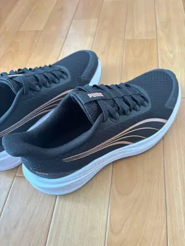 PUMA 여성용 스니커즈 블랙 24.5cm 가격 인하 중!