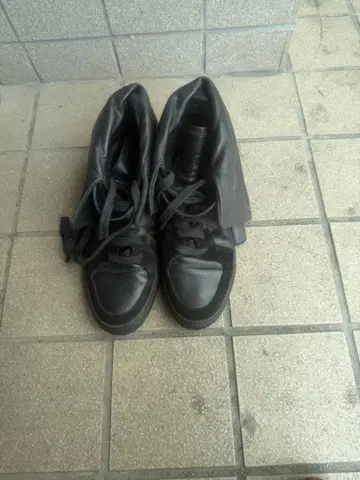 KRISVANASSCHE 하이컷 스니커즈 블랙