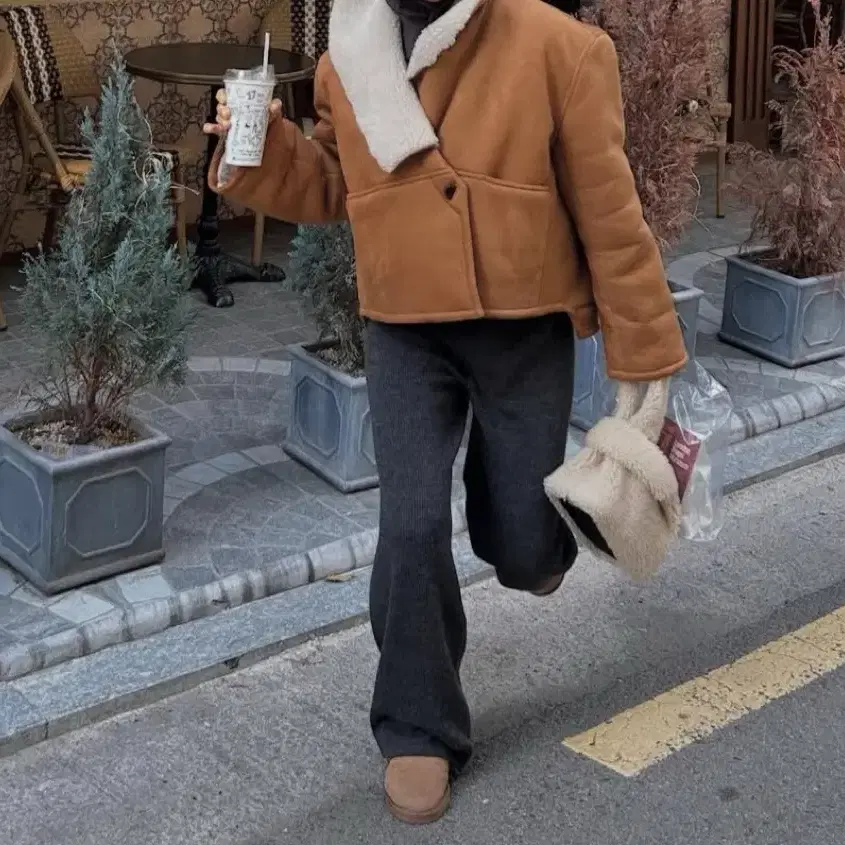 페블엠 무스탕 새상품