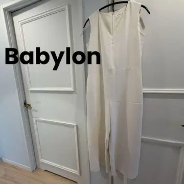 바빌론 올인원 살로펫 V넥 화이트 사이즈 38