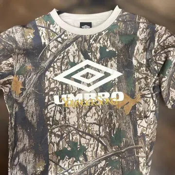 Younger Song x Umbro 티셔츠