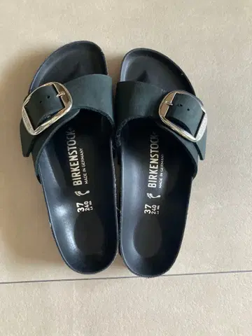 BIRKENSTOCK 마드리드 빅 버클 샌들 37