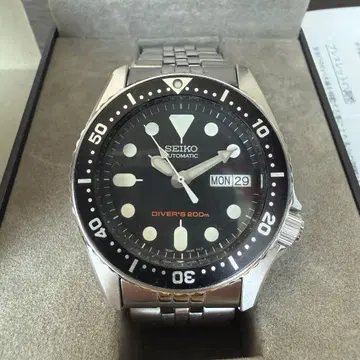 SEIKO SKX013K2 자동 와인딩 다이버 워치