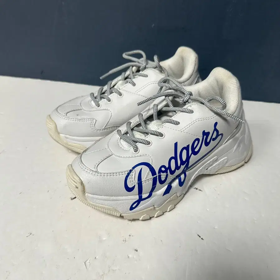 235 MLB 엠엘비 LA다저스 빅볼 청키 스니커즈