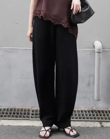 리디 스무스 종이상자 배럴 레그 팬츠