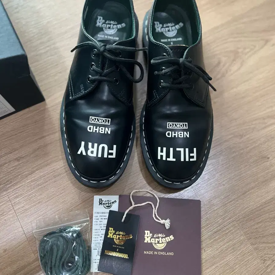 (UK7 260) 닥터마틴 x 네이버후드