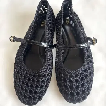 ZARA 블랙 플랫슈즈 메리제인 23.5cm