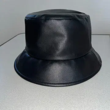블랙 버킷햇