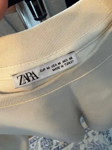ZARA 두꺼운 원단 T셔츠 화이트 일본 L 사이즈