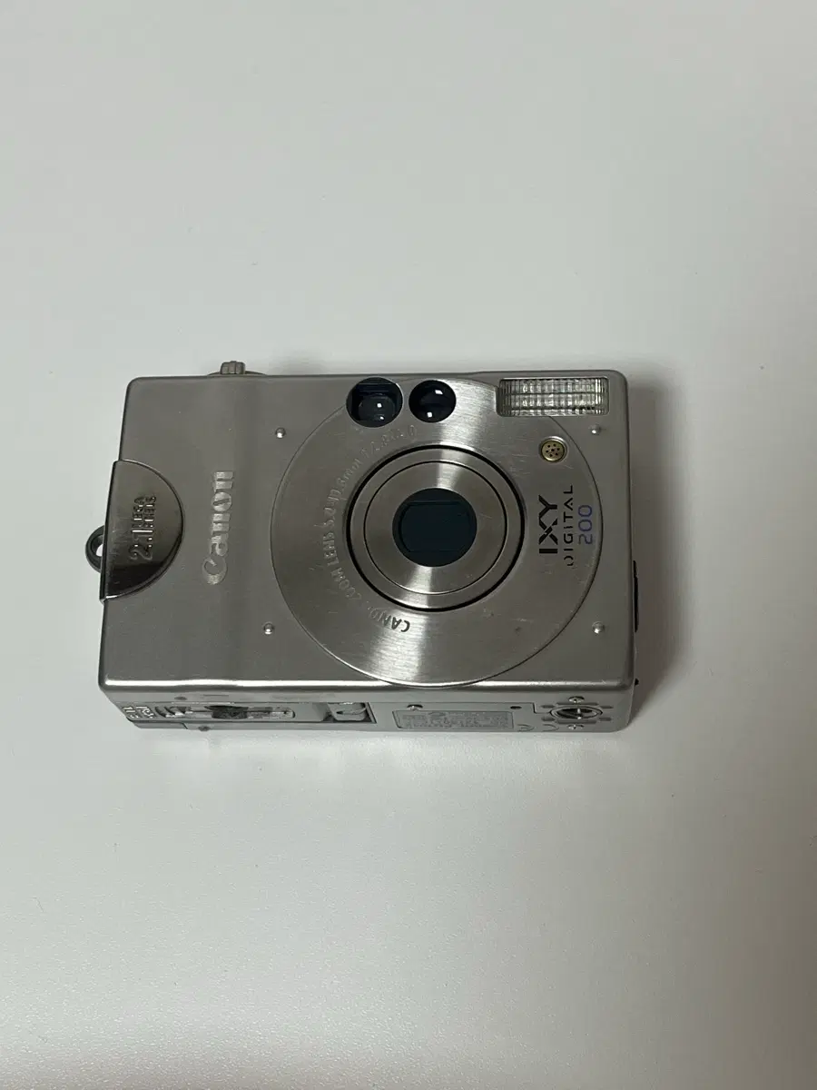 canon ixy digital 200