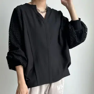 컨디션 최상 두두 소매 레이스 절개 풀오버 블랙 성인 고급