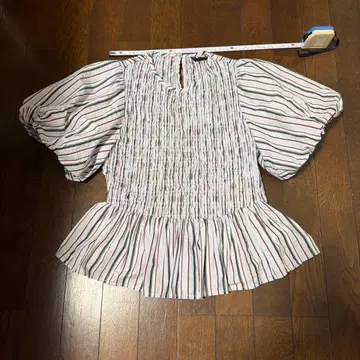 새상품급 ZARA 이번 시즌 블라우스