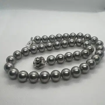 그레이 펄 목걸이 꽃 모양 잠금장치