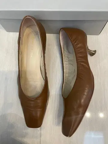 Odette e Odile 펌프스 브라운