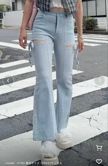 슬릿 리본 슬림 레그 플레어 데님 팬츠 색스 블루