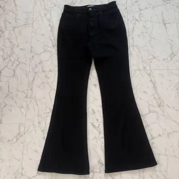 새상품급 AZUL BY MOUSSY 블랙 플레어 데님 팬츠 M