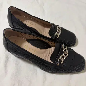 Monet 펀칭 가죽 체인 로퍼 웨지솔 22.5cm
