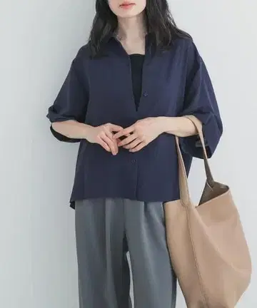 이번 시즌, 택 포함 새상품 DOORS 턱 슬리브 셔츠 완판템