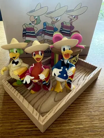 Disney 세 명의 기사 피규어 액세서리 트레이