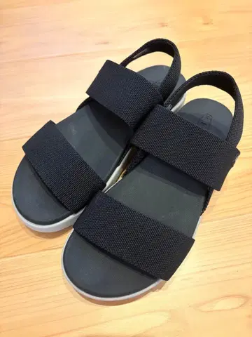KEEN 킨 엘르 백 스트랩 샌들 24cm 블랙