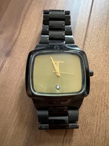 NIXON 손목시계 블랙 골드