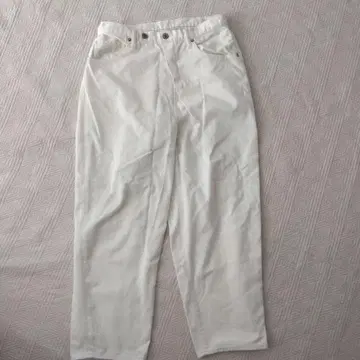 화이트 데님 팬츠