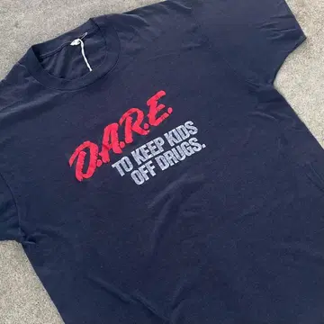 90's D.A.R.E. 메시지 티셔츠