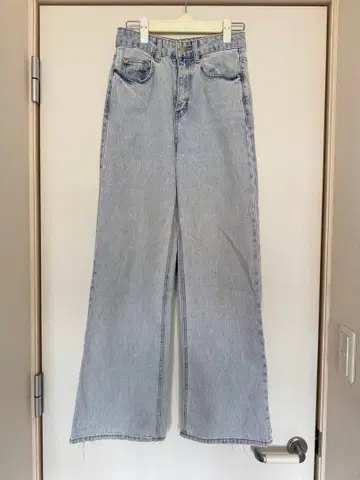 H&M 라이트 블루 스트레이트 데님 팬츠