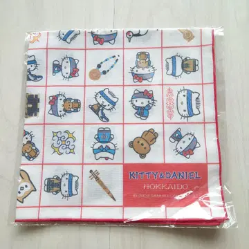산리오 홋카이도 한정 헬로키티 런치 크로스 아이누