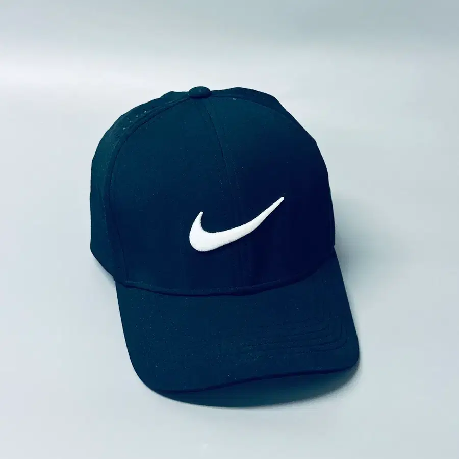 나이키(Nike) 드라이핏 빅 스우시 입체 자수 기능성 볼캡 (블랙)